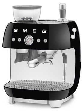 Smeg lanza la nueva cafetera con molinillo integrado EGF03