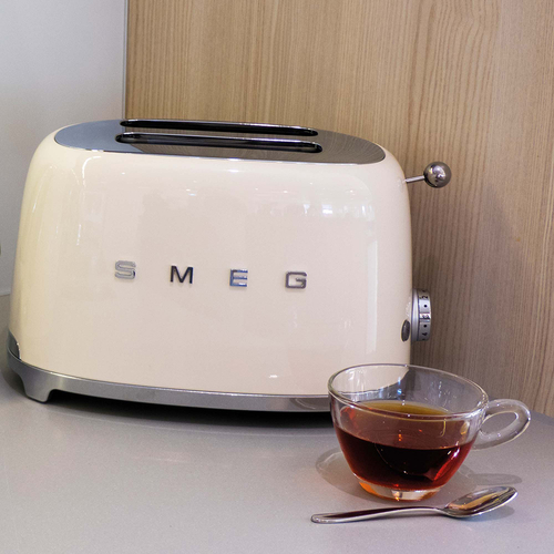 SMEG TSF01CREU Crema - Tostador 950W