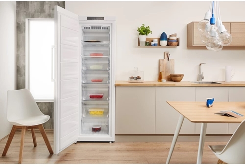 INDESIT UI8 F2C W Blanco - Congelador Vertical No Frost
